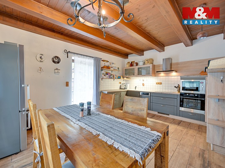 Prodej chalupy 247 m², pozemek 5 622 m² - foto 8