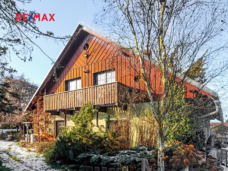 Prodej vícegeneračního domu 267 m², pozemek 2 283 m² - foto 1
