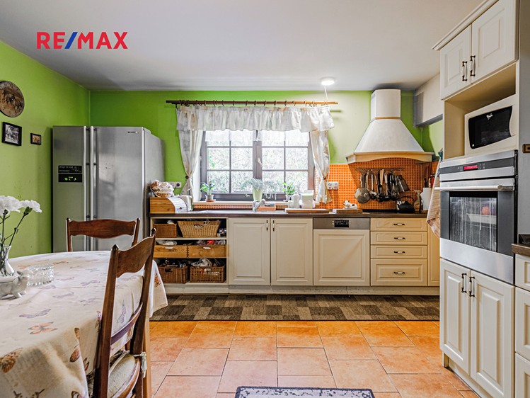 Prodej vícegeneračního domu 267 m², pozemek 2 283 m² - foto 5