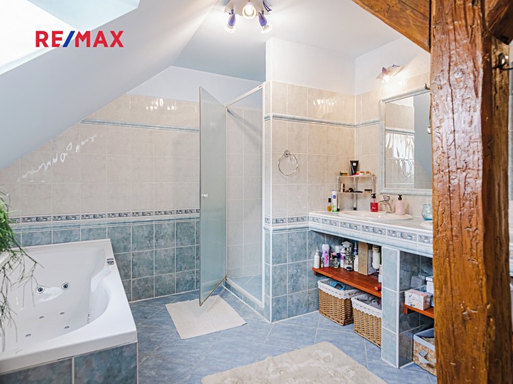 Prodej vícegeneračního domu 267 m², pozemek 2 283 m² - foto 7