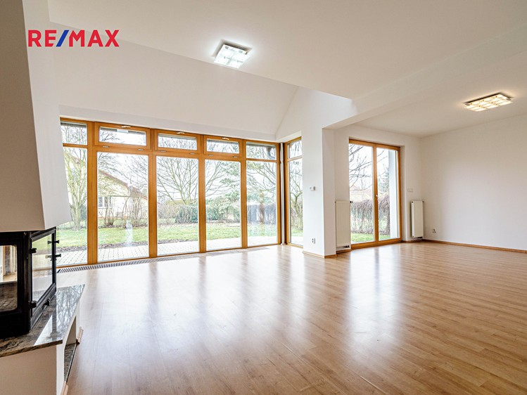 Prodej rodinného domu 206 m², pozemek 722 m² - foto 6