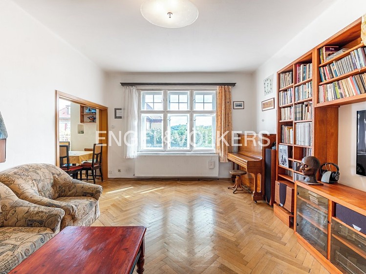 Prodej rodinného domu 255 m², pozemek 740 m² - foto 4