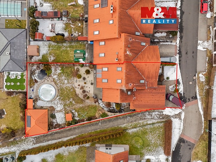 Prodej rodinného domu 176 m², pozemek 595 m² - foto 1