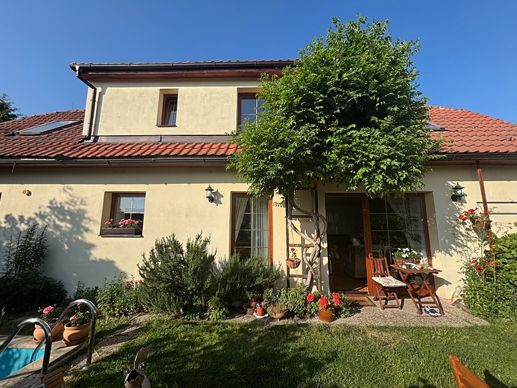 Prodej rodinného domu 140 m², pozemek 306 m² - foto 4
