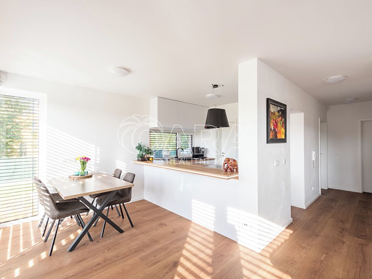 Prodej rodinného domu 139 m², pozemek 451 m² - foto 7