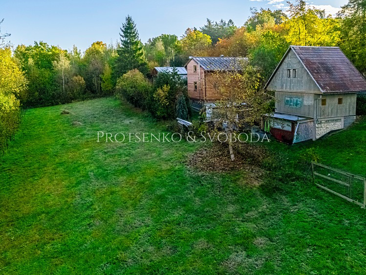 Prodej stavebního pozemku 2 003 m² - foto 2
