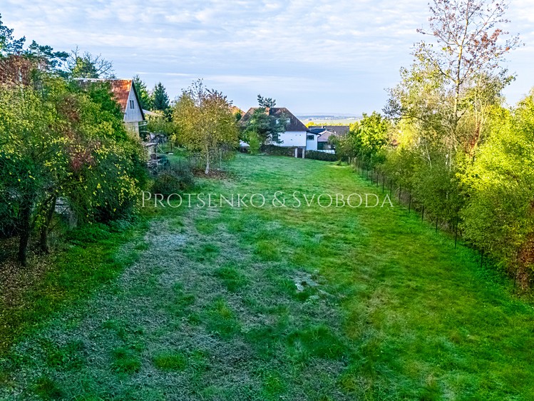 Prodej stavebního pozemku 2 003 m² - foto 6