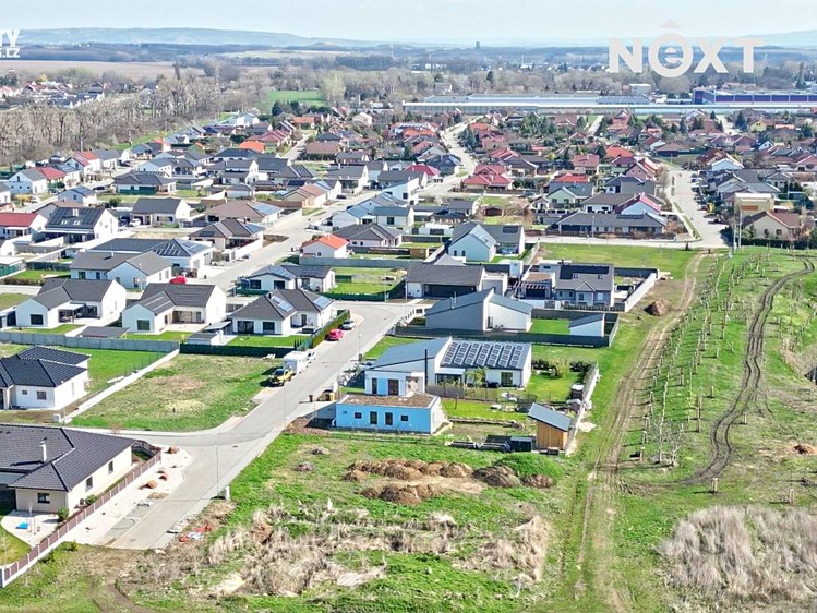 Prodej stavebního pozemku 852 m² - foto 3