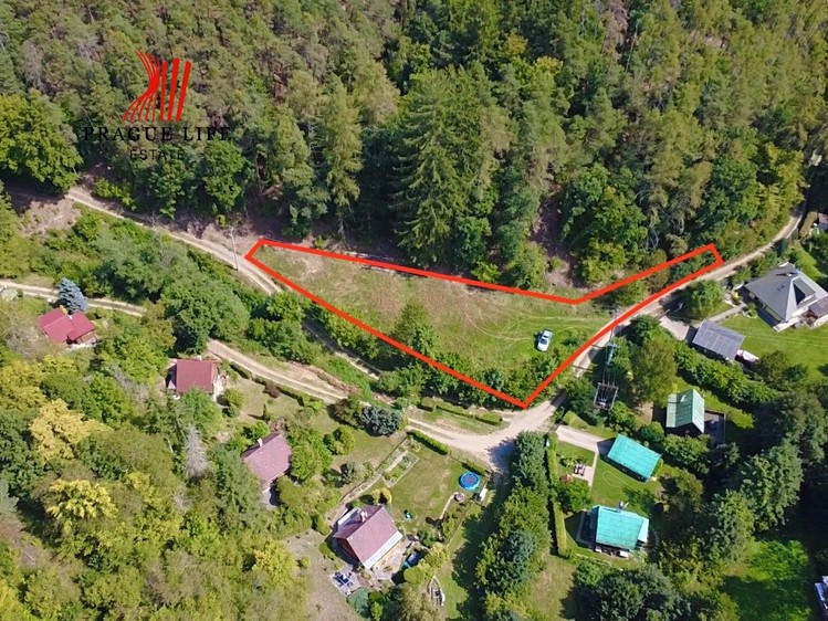 Prodej stavebního pozemku 1 457 m² - foto 1