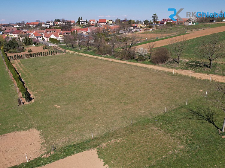 Prodej stavebního pozemku 1 070 m² - foto 3