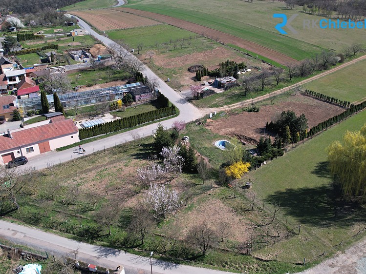 Prodej stavebního pozemku 1 070 m² - foto 6