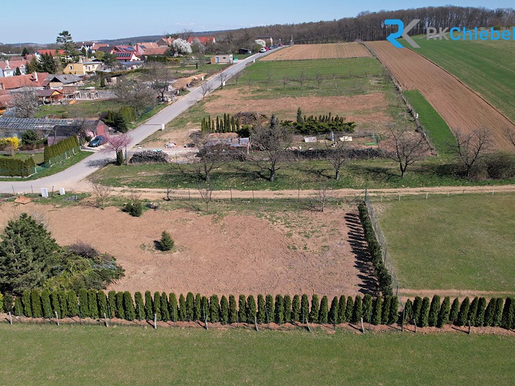 Prodej stavebního pozemku 1 070 m² - foto 5