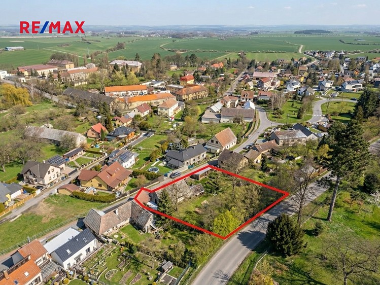 Prodej stavebního pozemku 1 643 m² - foto 4