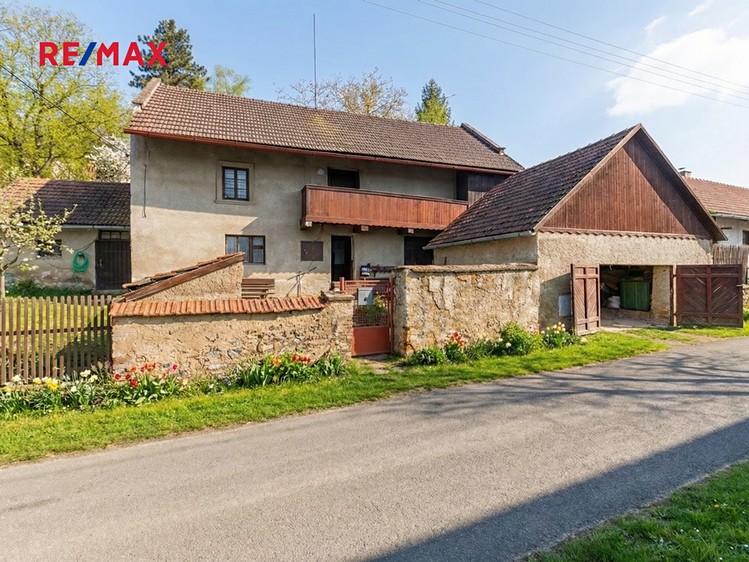 Prodej stavebního pozemku 1 643 m² - foto 8