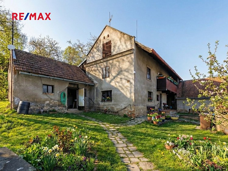Prodej stavebního pozemku 1 643 m² - foto 7