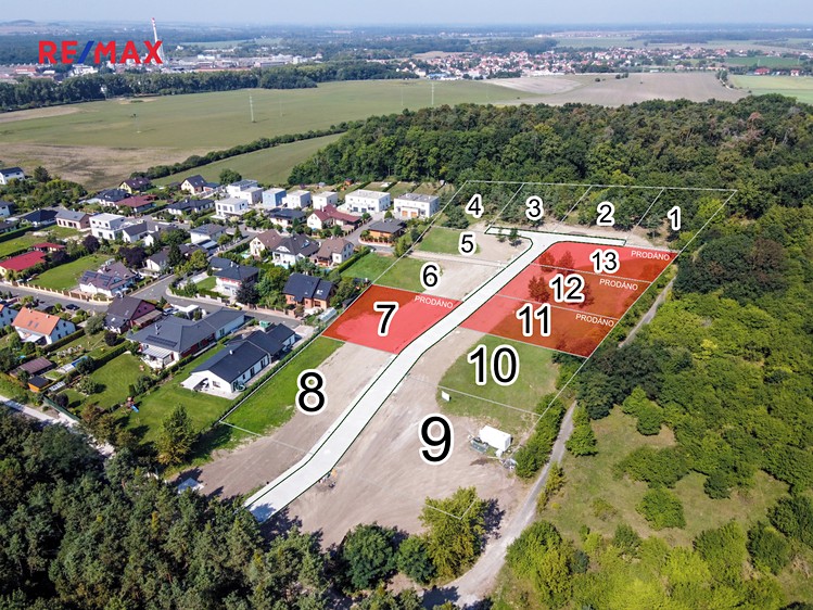 Prodej stavebního pozemku 1 060 m² - foto 1