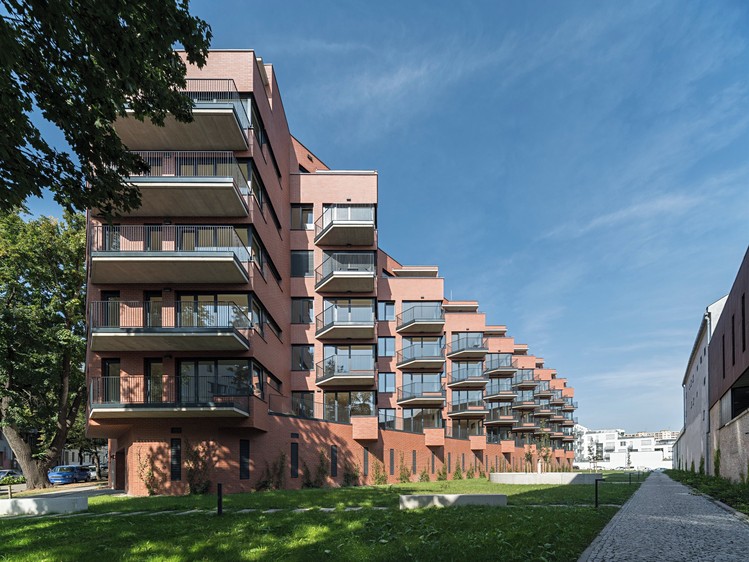 Prodej garážového stání 13 m² - foto 1