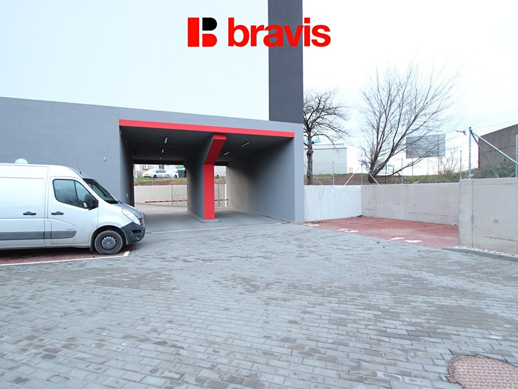 Pronájem garážového stání 16 m² - foto 3