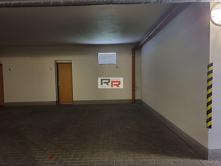 Pronájem garážového stání 13 m² - foto 5