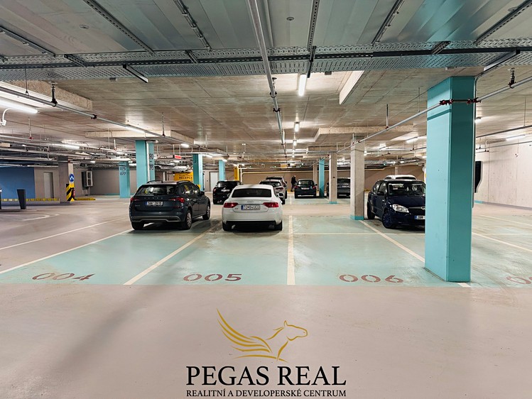 Pronájem garážového stání 13 m² - foto 3