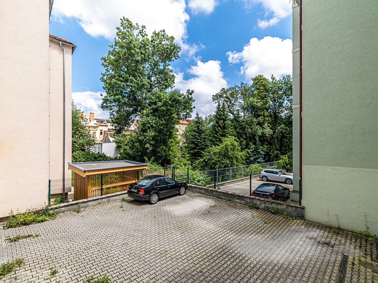 Pronájem garážového stání 15 m² - foto 3
