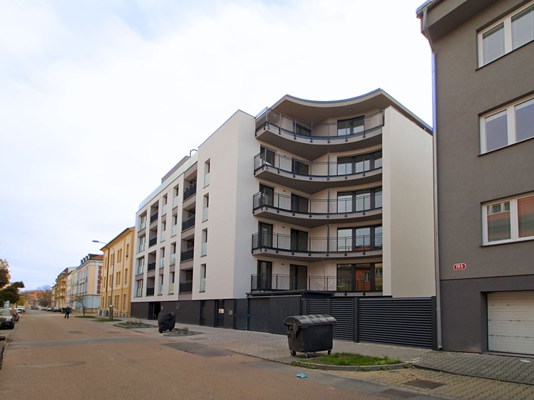 Pronájem garáže 15 m² - foto 1