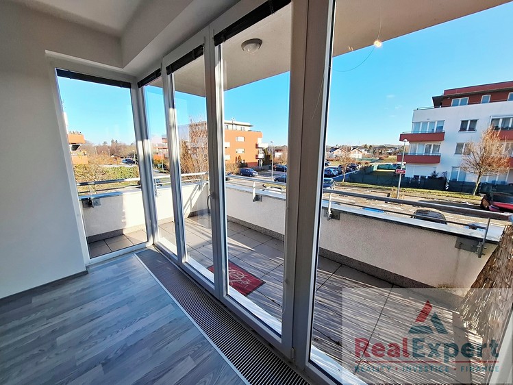 Prodej bytu 2+kk 68 m² (Jednopodlažní) - foto 1