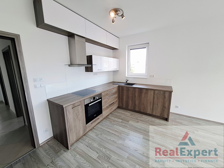 Prodej bytu 2+kk 68 m² (Jednopodlažní) - foto 2