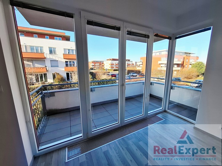 Prodej bytu 2+kk 68 m² (Jednopodlažní) - foto 8