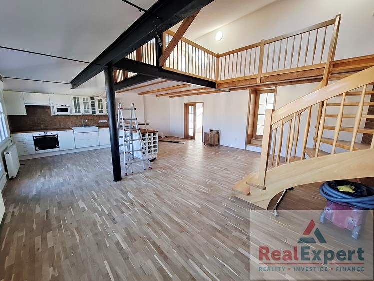 Pronájem bytu 5+kk 166 m² (Mezonet) - foto 3