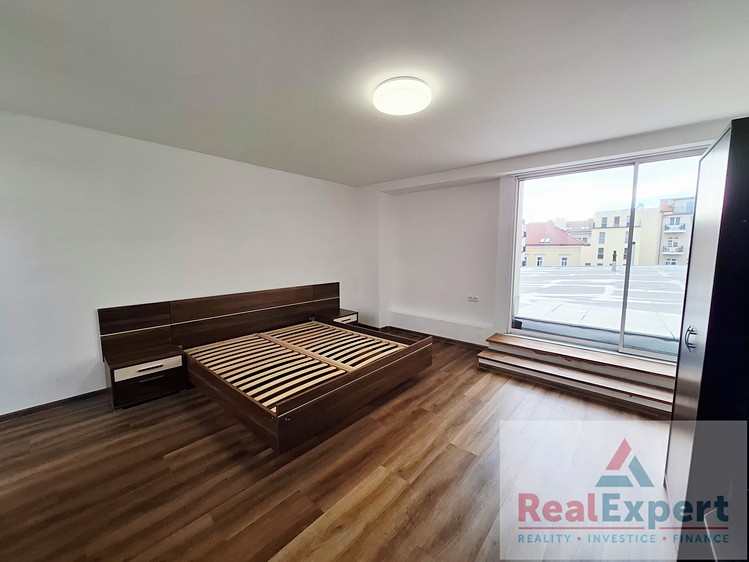Pronájem bytu 1+1 35 m² (Jednopodlažní) - foto 1