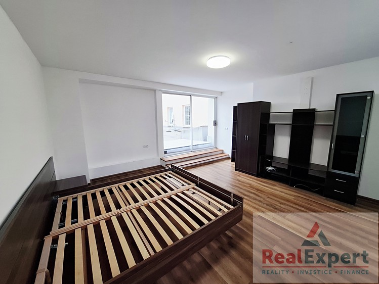 Pronájem bytu 1+1 35 m² (Jednopodlažní) - foto 2
