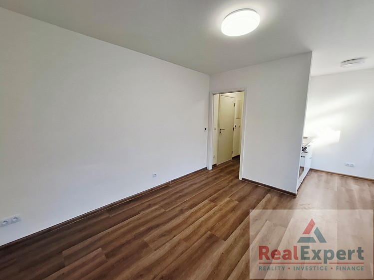 Pronájem bytu 1+kk 20 m² - foto 2