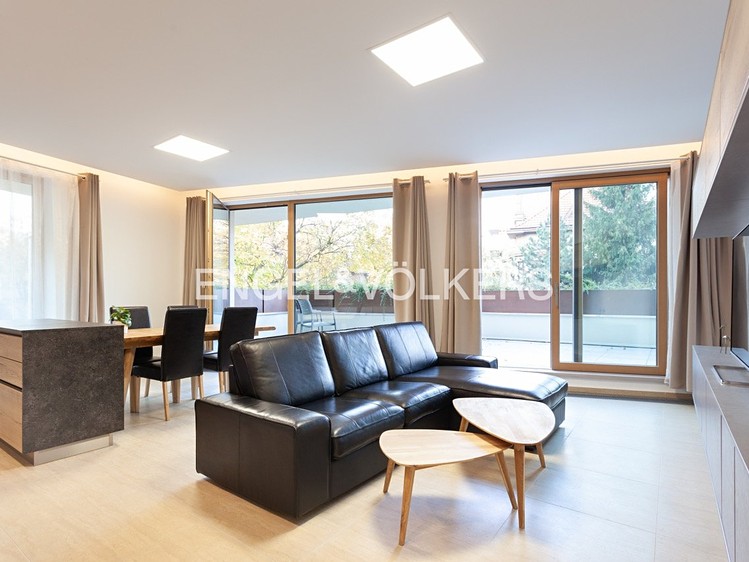 Pronájem bytu 3+kk 79 m² - foto 1