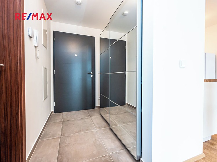 Pronájem bytu 2+kk 56 m² - foto 4