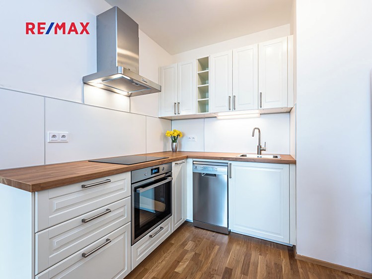 Pronájem bytu 2+kk 56 m² - foto 2