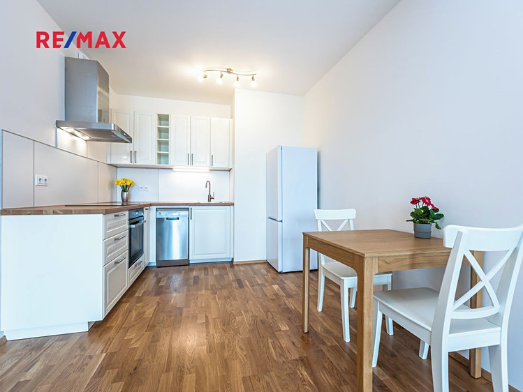 Pronájem bytu 2+kk 56 m² - foto 1