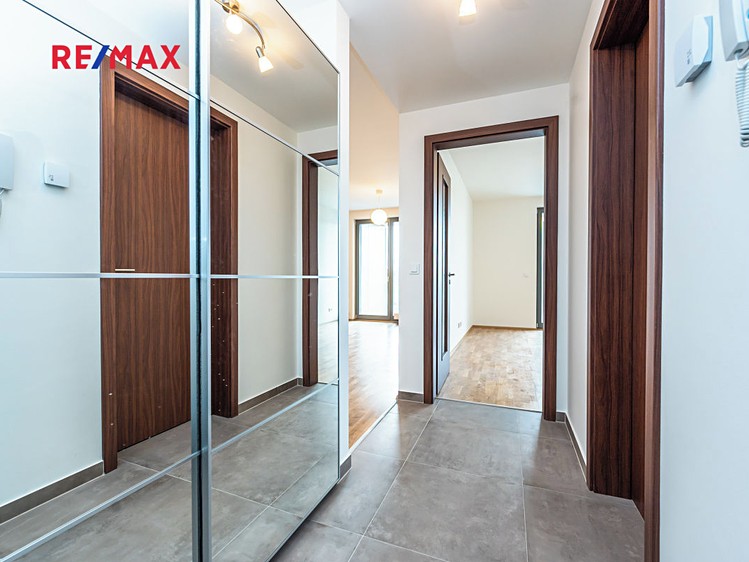 Pronájem bytu 2+kk 56 m² - foto 3