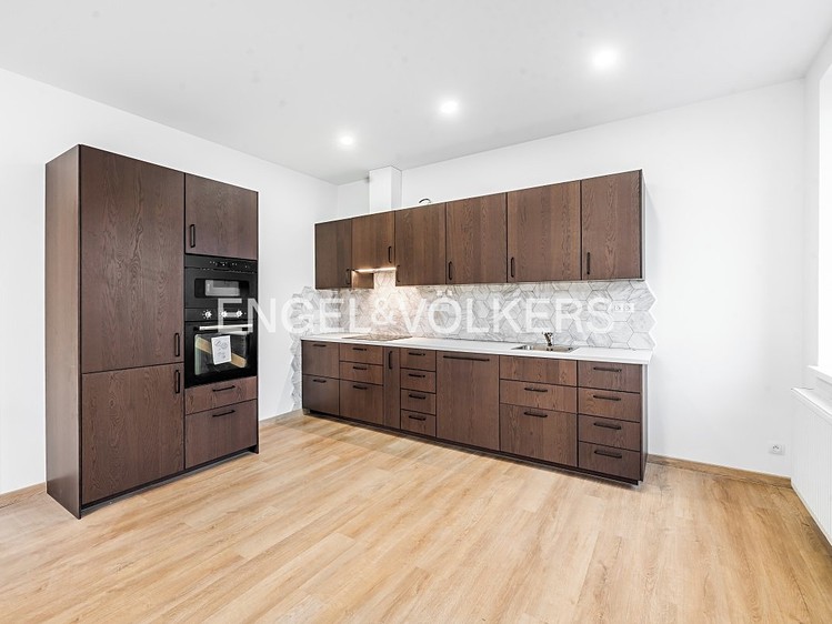 Pronájem bytu 3+kk 98 m² - foto 2