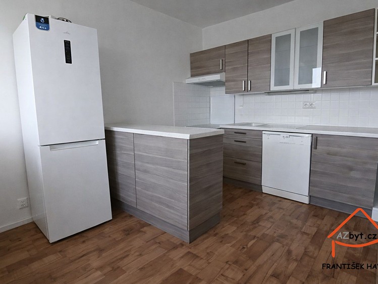 Pronájem bytu 3+1 68 m² - foto 1
