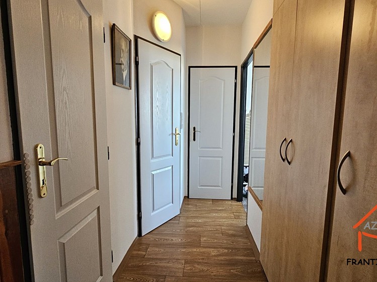 Pronájem bytu 3+1 68 m² - foto 8