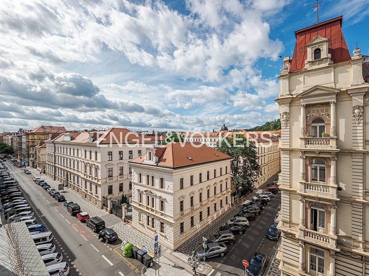 Pronájem bytu 4+kk 193 m² - foto 2