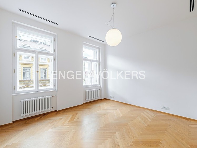 Pronájem bytu 4+kk 193 m² - foto 5