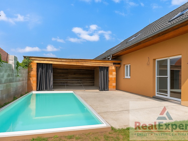 Prodej rodinného domu 149 m², pozemek 427 m² - foto 1
