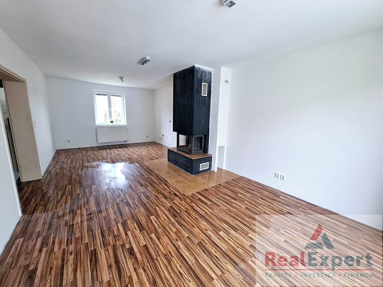Prodej rodinného domu 149 m², pozemek 427 m² - foto 2