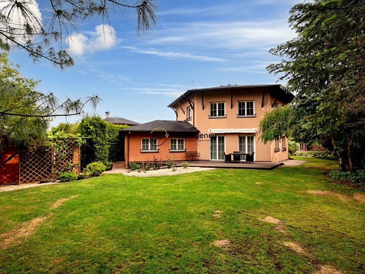 Prodej rodinného domu 486 m², pozemek 1 277 m² - foto 3