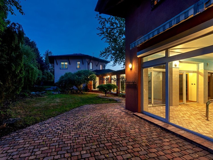 Prodej rodinného domu 486 m², pozemek 1 277 m² - foto 8