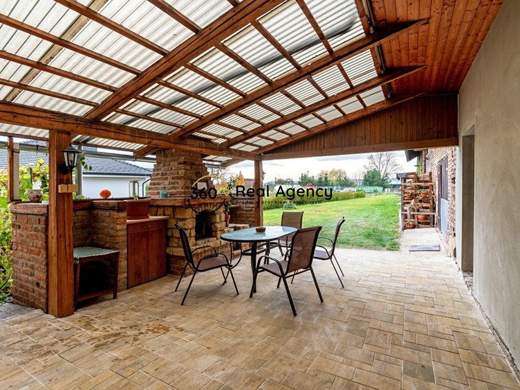 Prodej vícegeneračního domu 299 m², pozemek 1 977 m² - foto 3