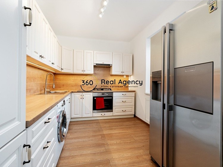Prodej vícegeneračního domu 299 m², pozemek 1 977 m² - foto 8