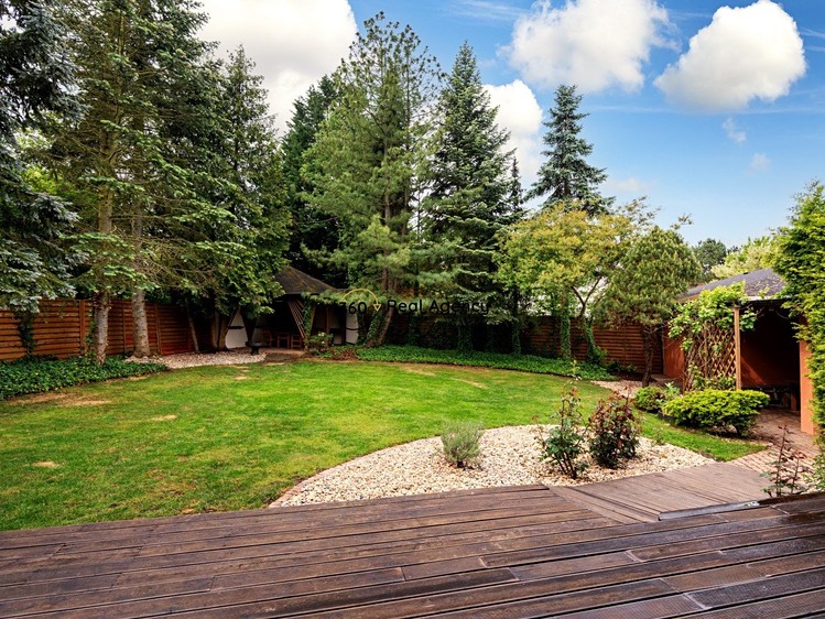 Prodej  rodinného domu 230 m², pozemek 900 m² - foto 4